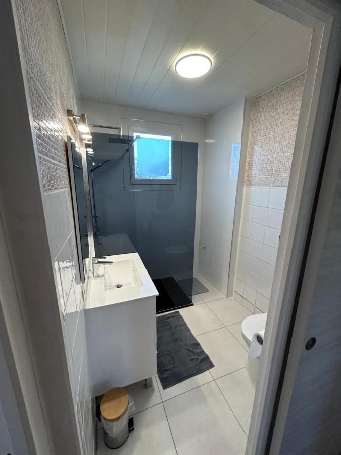 Jolie Villa Independante Climatisee 3 Chambres Tout Confort 6 Couchages, Piscine Chauffee 4 X 8 Disponible Selon Meteo De Mai A Fin Septembre, Jacuzzi 4 Places, Boulodrome Eclaire, Ping-Pong, Wifi, Proche Commerces Animaux Domestiques Sur Demande Bretenoux ภายนอก รูปภาพ