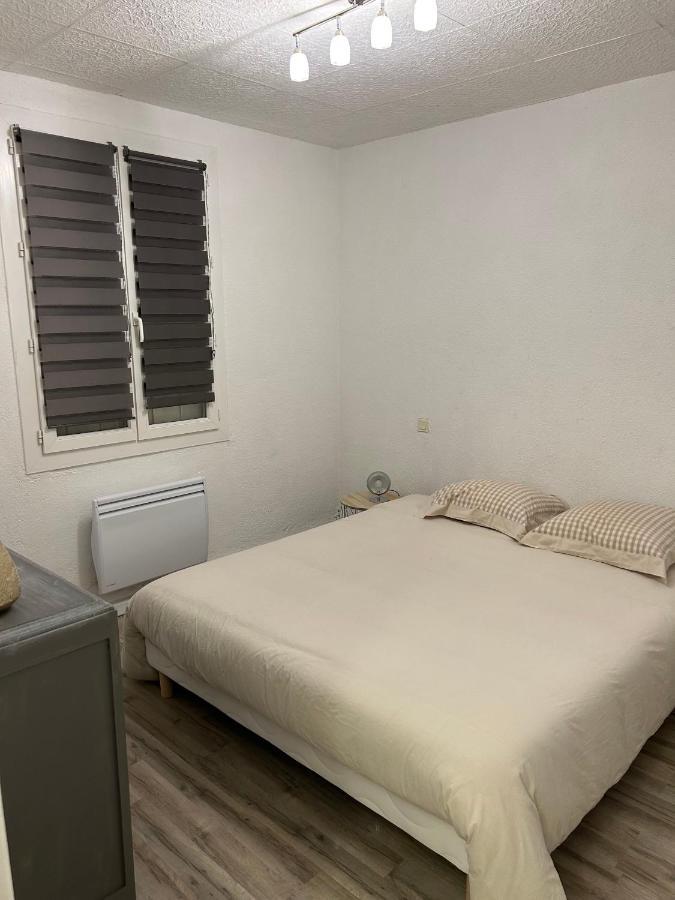 Jolie Villa Independante Climatisee 3 Chambres Tout Confort 6 Couchages, Piscine Chauffee 4 X 8 Disponible Selon Meteo De Mai A Fin Septembre, Jacuzzi 4 Places, Boulodrome Eclaire, Ping-Pong, Wifi, Proche Commerces Animaux Domestiques Sur Demande Bretenoux ภายนอก รูปภาพ