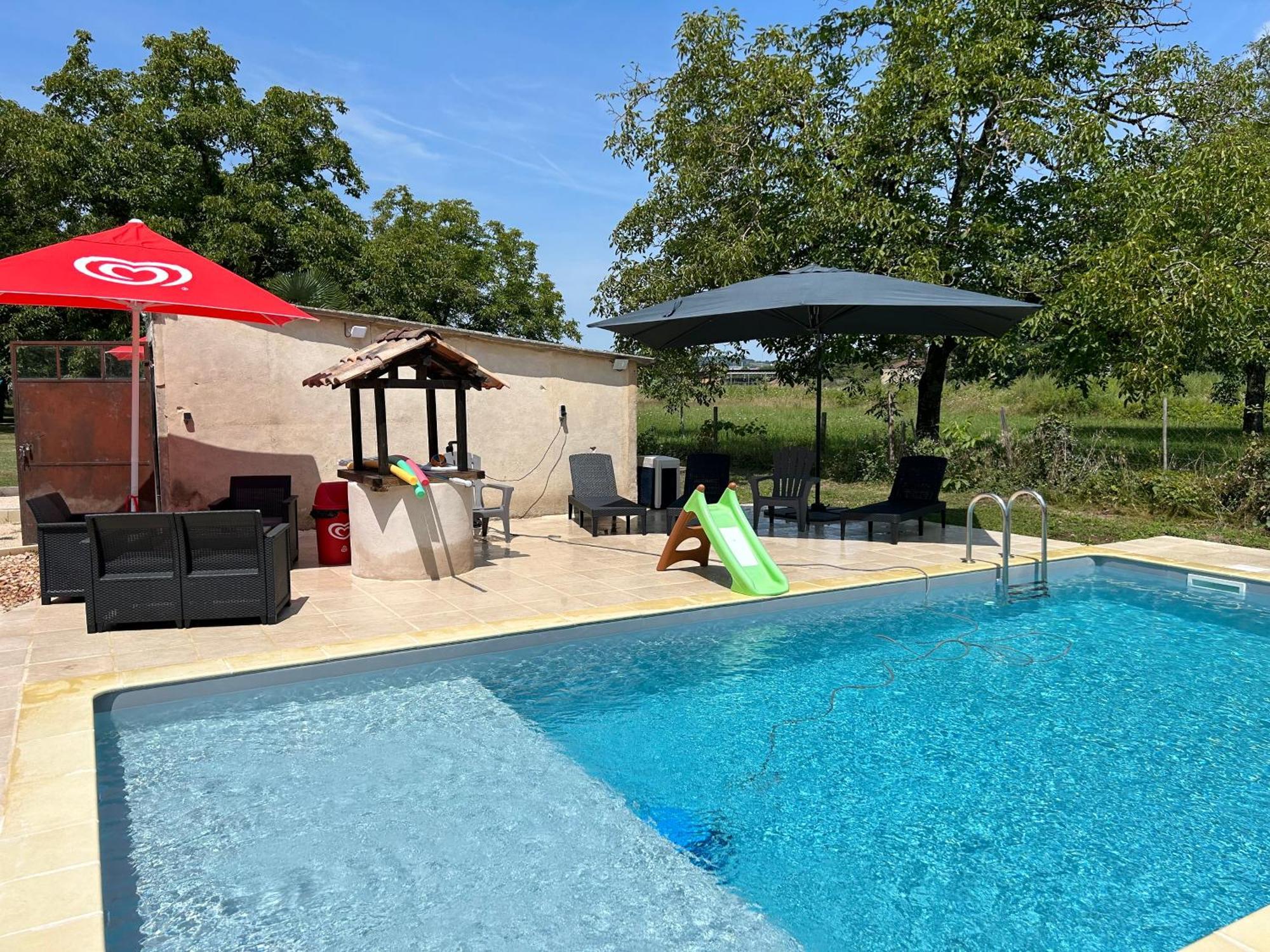 Jolie Villa Independante Climatisee 3 Chambres Tout Confort 6 Couchages, Piscine Chauffee 4 X 8 Disponible Selon Meteo De Mai A Fin Septembre, Jacuzzi 4 Places, Boulodrome Eclaire, Ping-Pong, Wifi, Proche Commerces Animaux Domestiques Sur Demande Bretenoux ภายนอก รูปภาพ