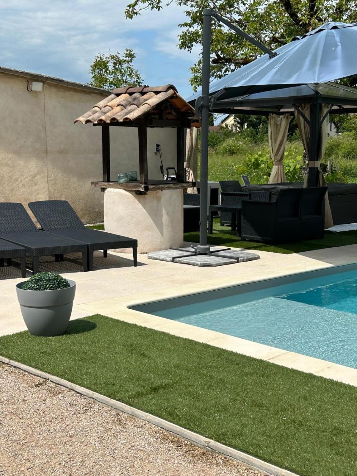 Jolie Villa Independante Climatisee 3 Chambres Tout Confort 6 Couchages, Piscine Chauffee 4 X 8 Disponible Selon Meteo De Mai A Fin Septembre, Jacuzzi 4 Places, Boulodrome Eclaire, Ping-Pong, Wifi, Proche Commerces Animaux Domestiques Sur Demande Bretenoux ภายนอก รูปภาพ